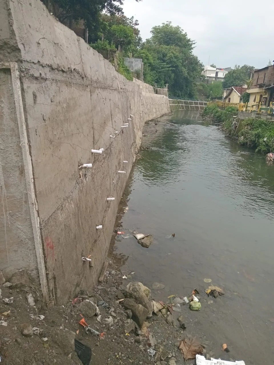 Pemeliharaan Talud Kampung Gambiran